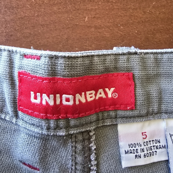 Vintage Y2K UNIONBAY Sage Green Carpenter Shorts Size 5 - Picture 2 of 4